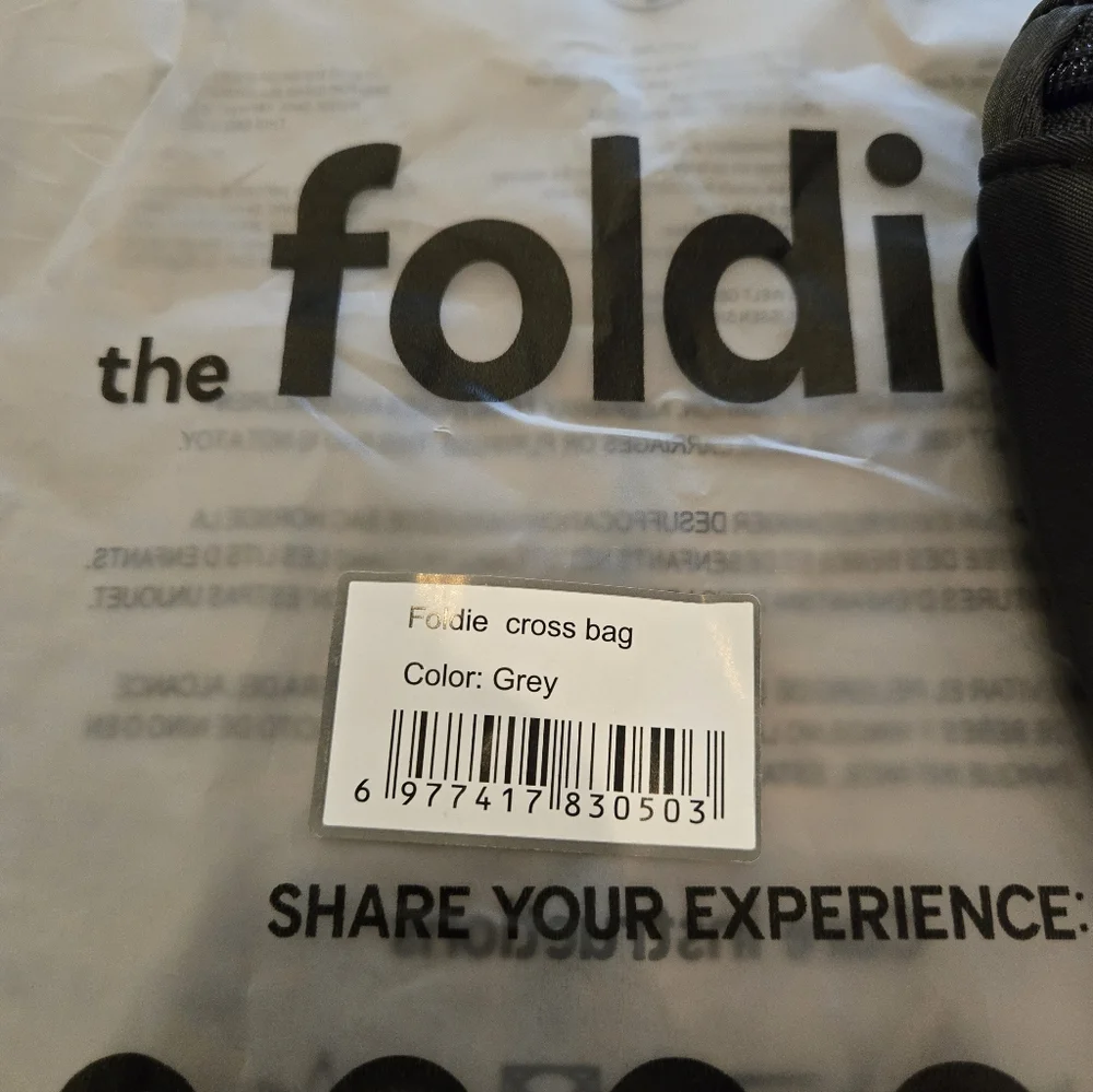 NWT Foldie Crossbody Bag Grey - Picture 3 of 10